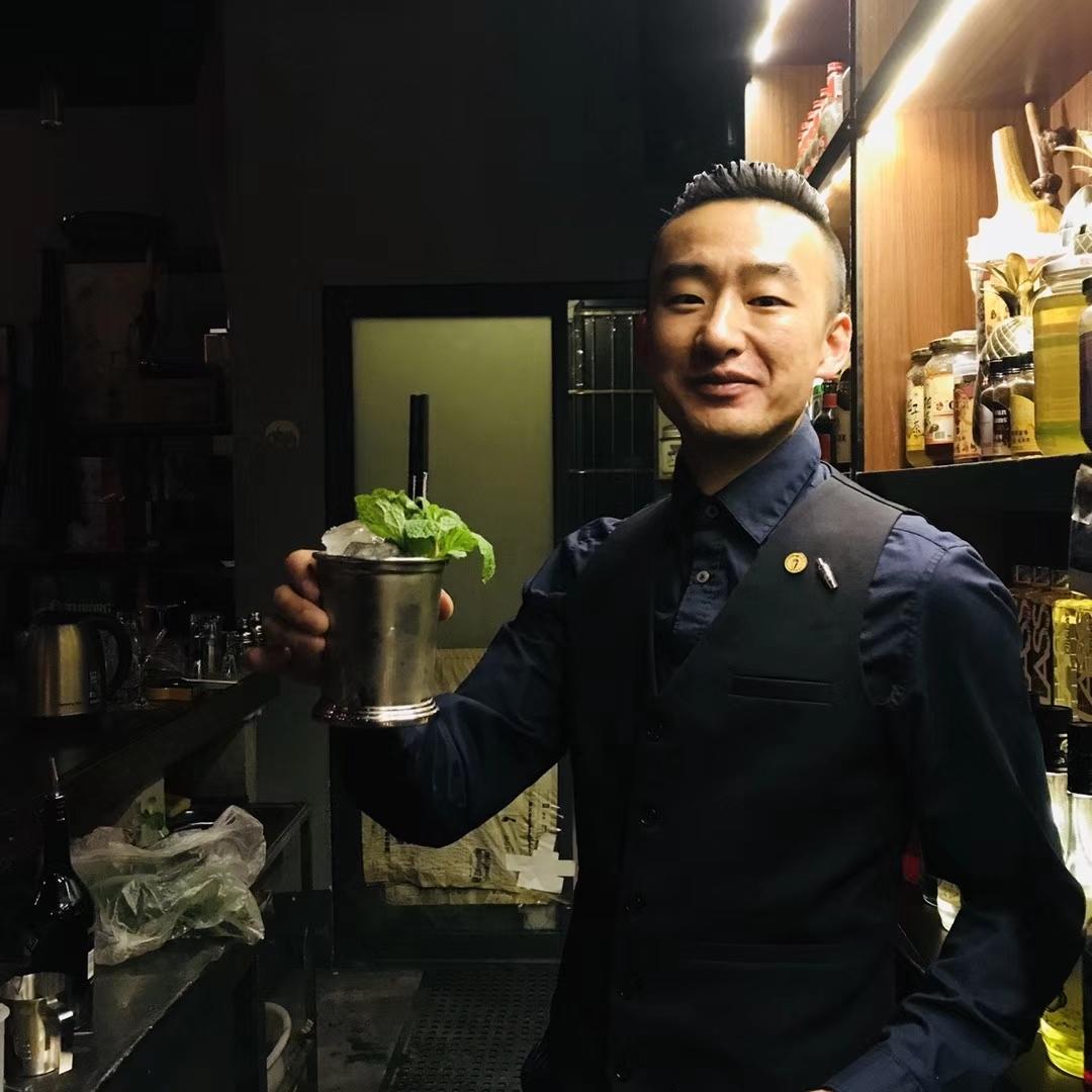 波本威士忌做的鸡尾酒