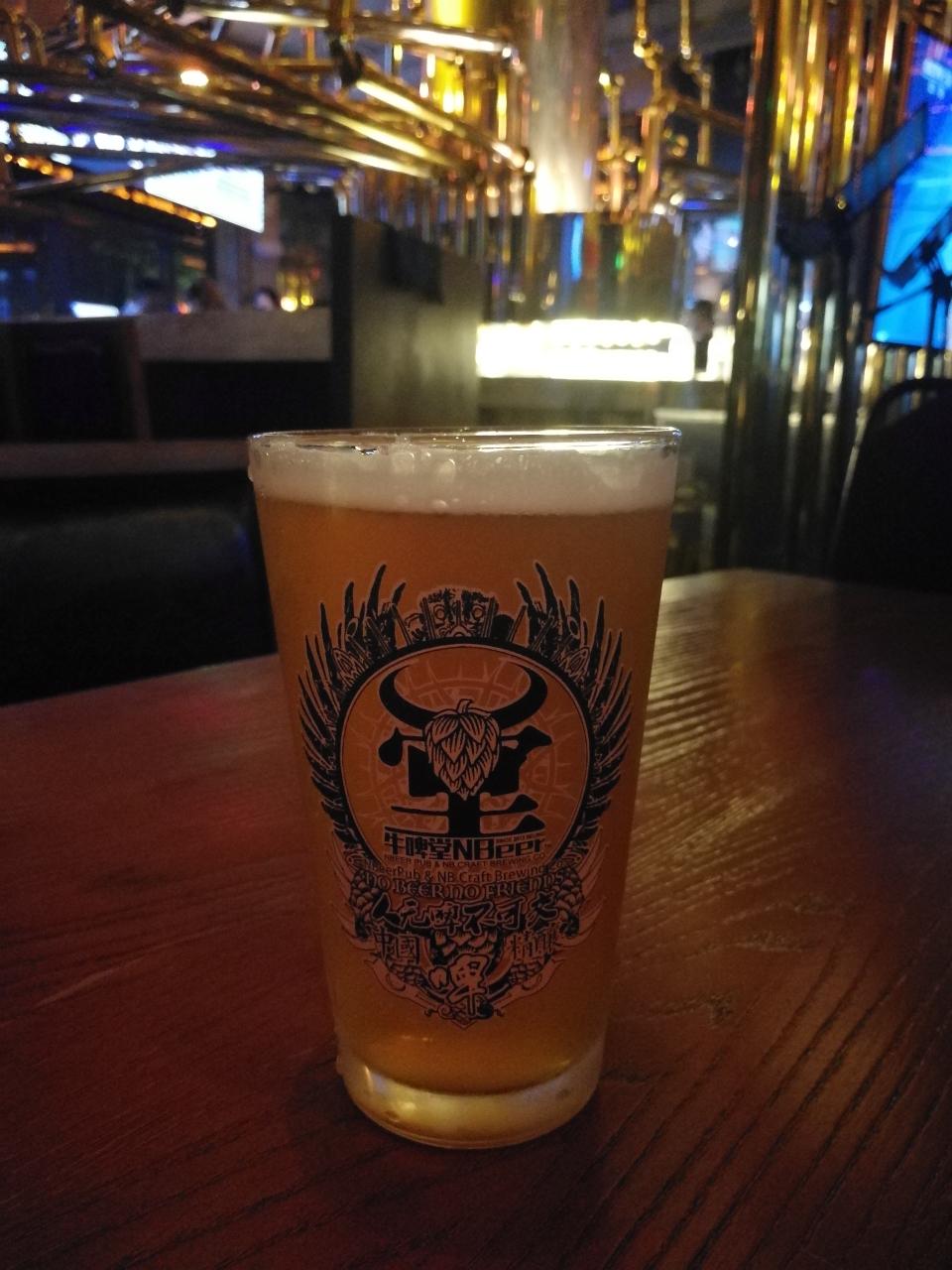 都是工业风，还是这家馆子有设计感