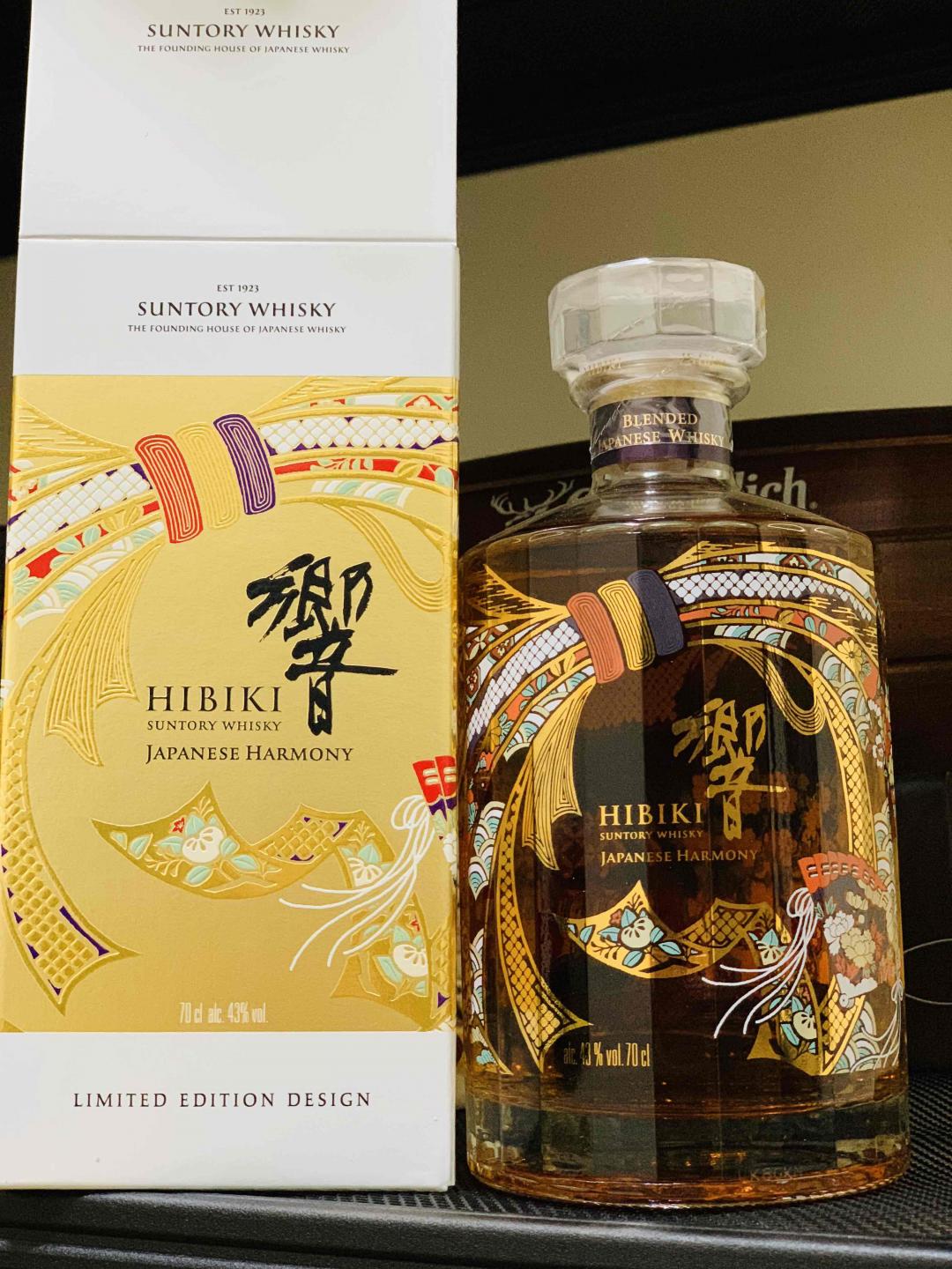 響2018限定版，Hibiki Harmony Limited Edition 30th Anniversary，各位小夥伴今天搶到了嗎？ 真的很漂亮。