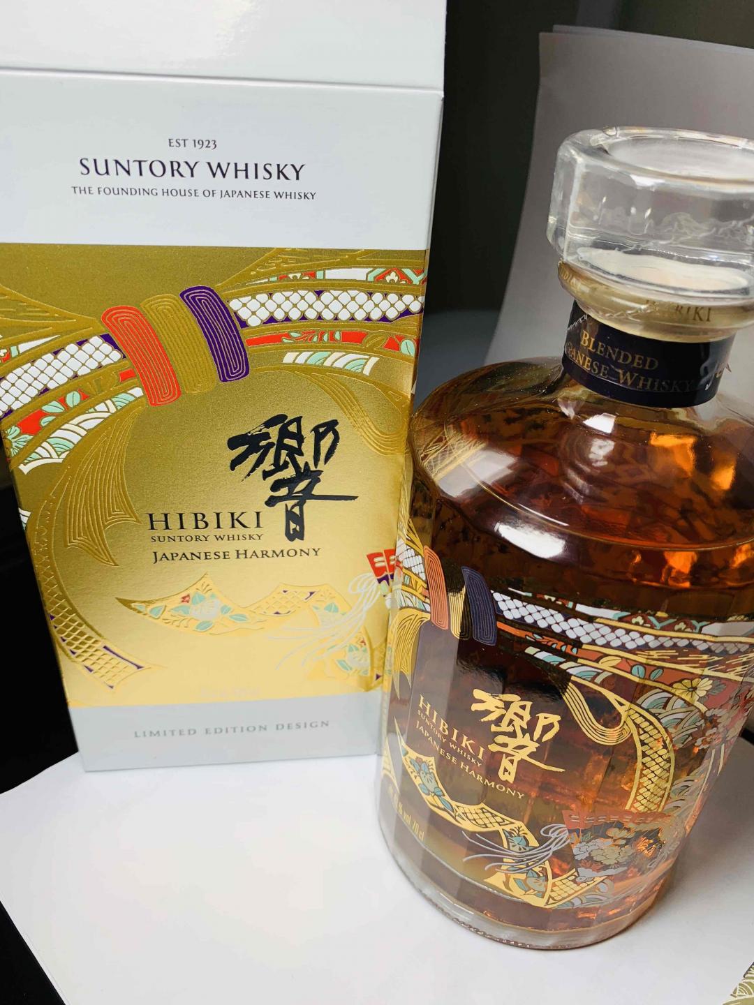 響2018限定版，Hibiki Harmony Limited Edition 30th Anniversary，各位小夥伴今天搶到了嗎？ 真的很漂亮。