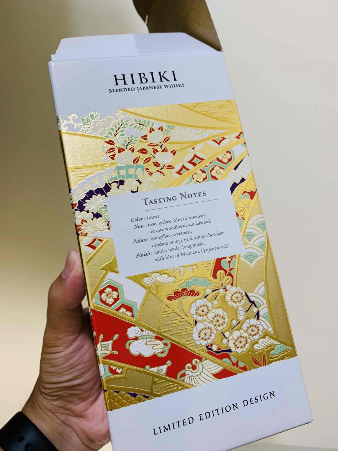 響2018限定版，Hibiki Harmony Limited Edition 30th Anniversary，各位小夥伴今天搶到了嗎？ 真的很漂亮。