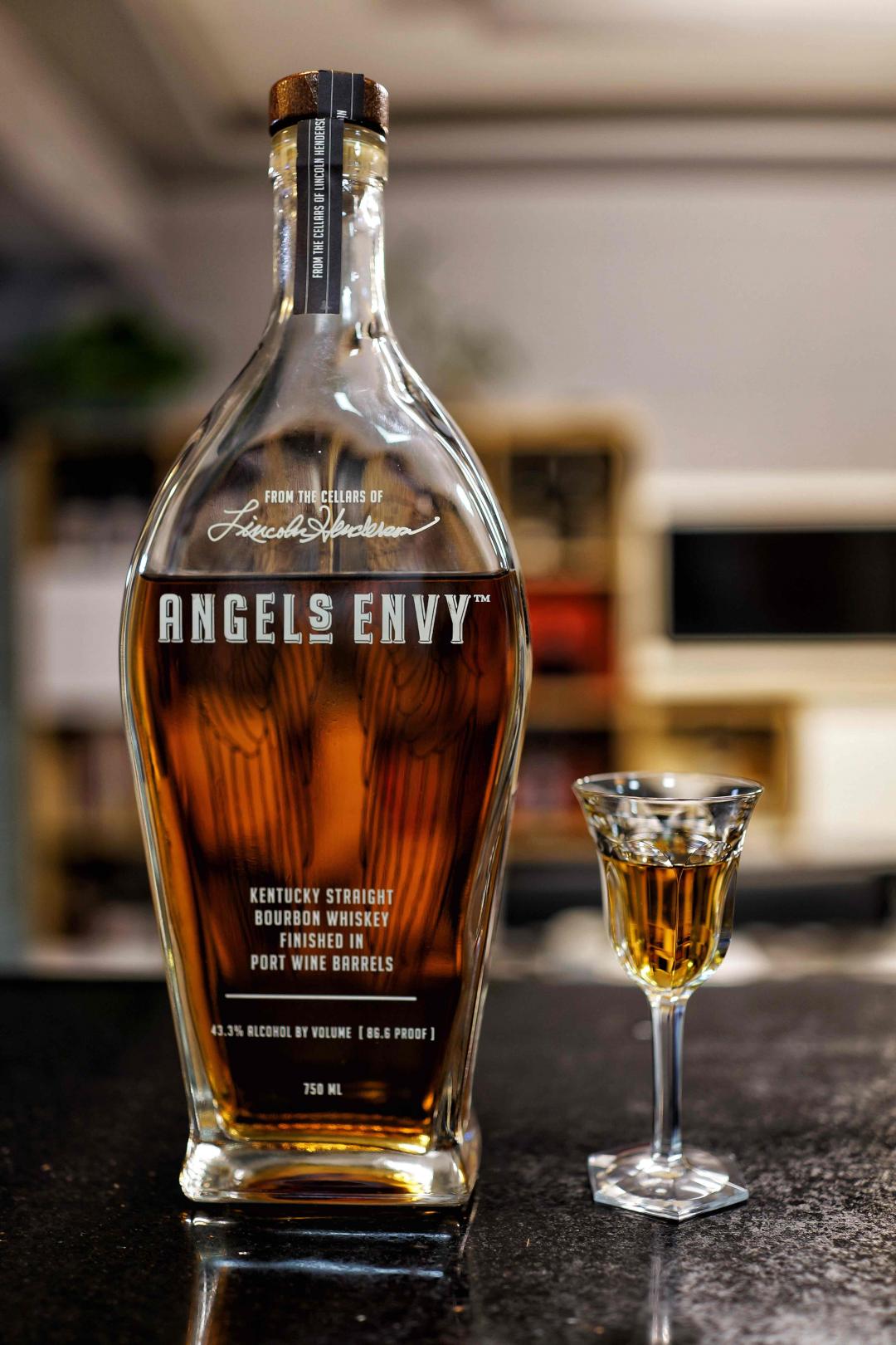 大大小小的杯纸…