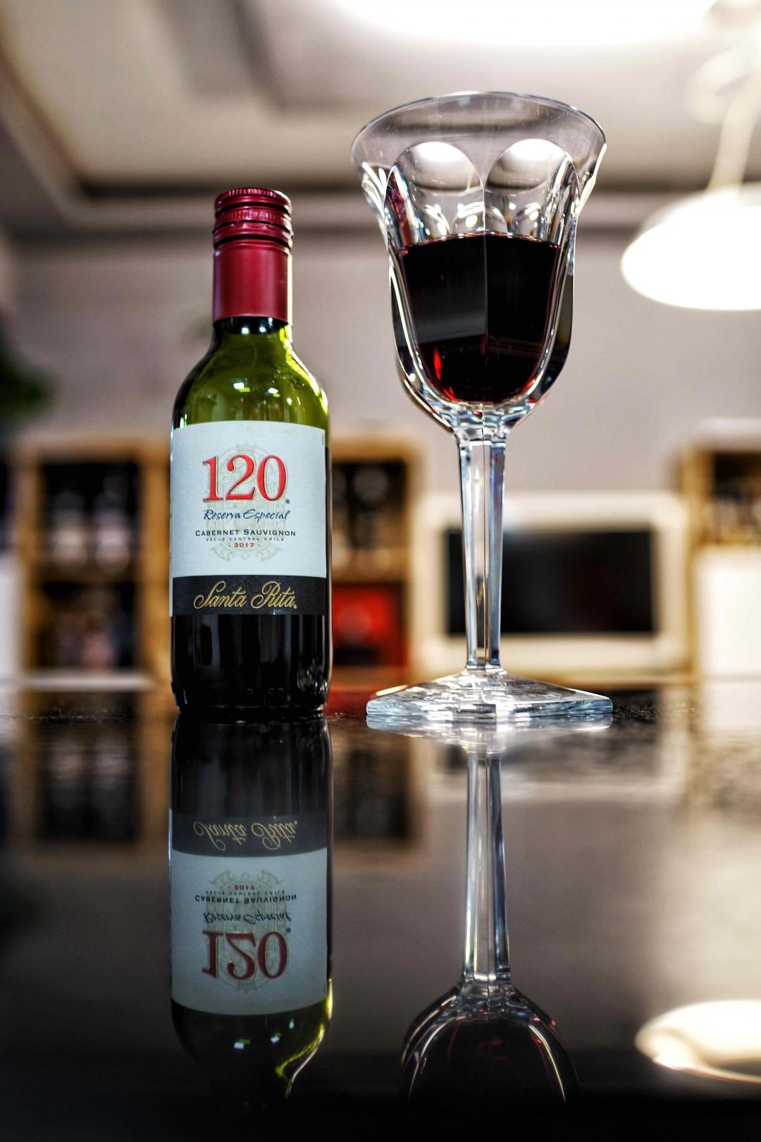 大大小小的杯纸…