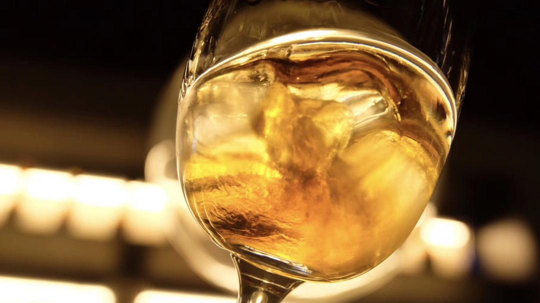 静静看着流光飞舞……🍍🥃🍂【醉秋风】