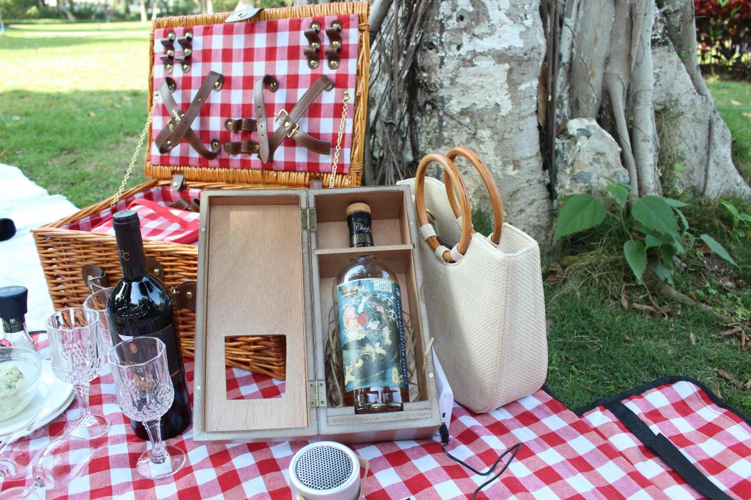 广州夏天般的醉秋风。