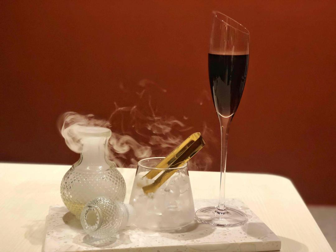 广州夏天般的醉秋风。