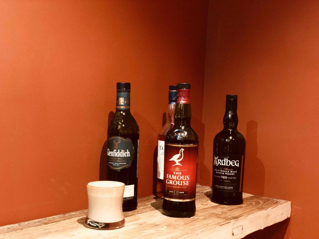 广州夏天般的醉秋风。