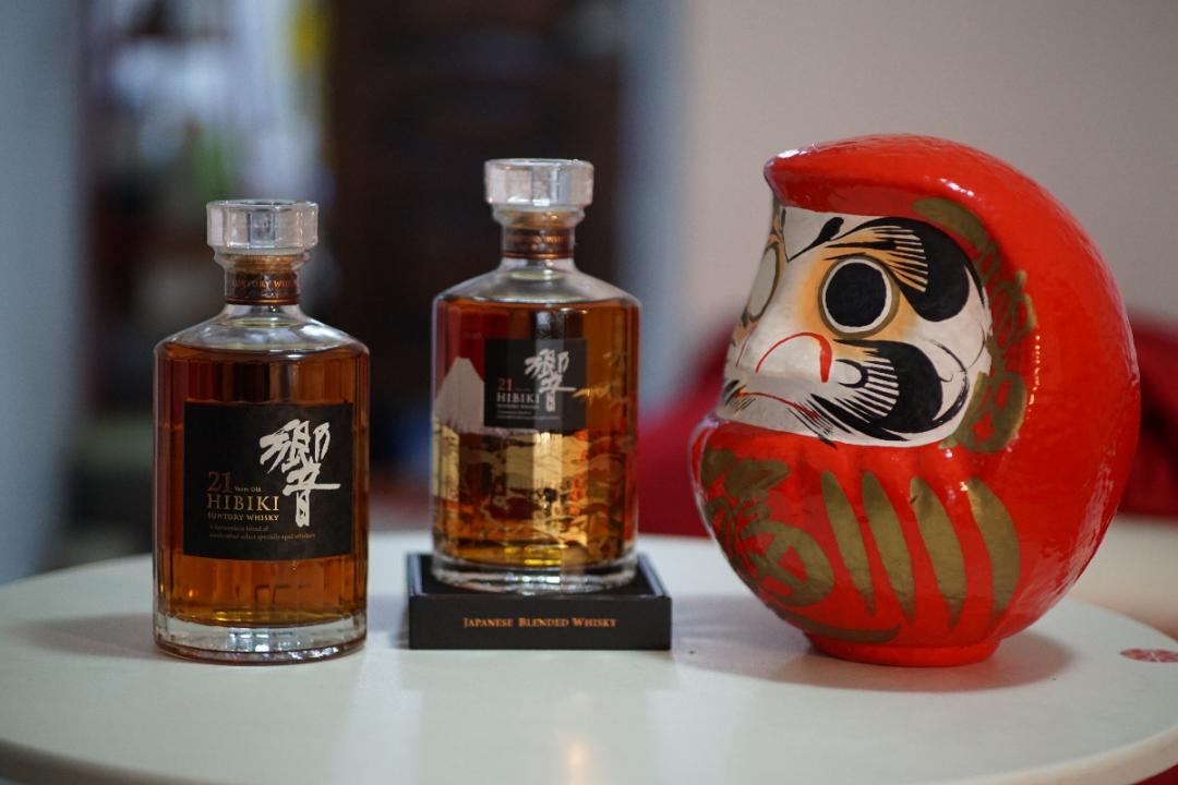 求教两支瓶子真有区别？