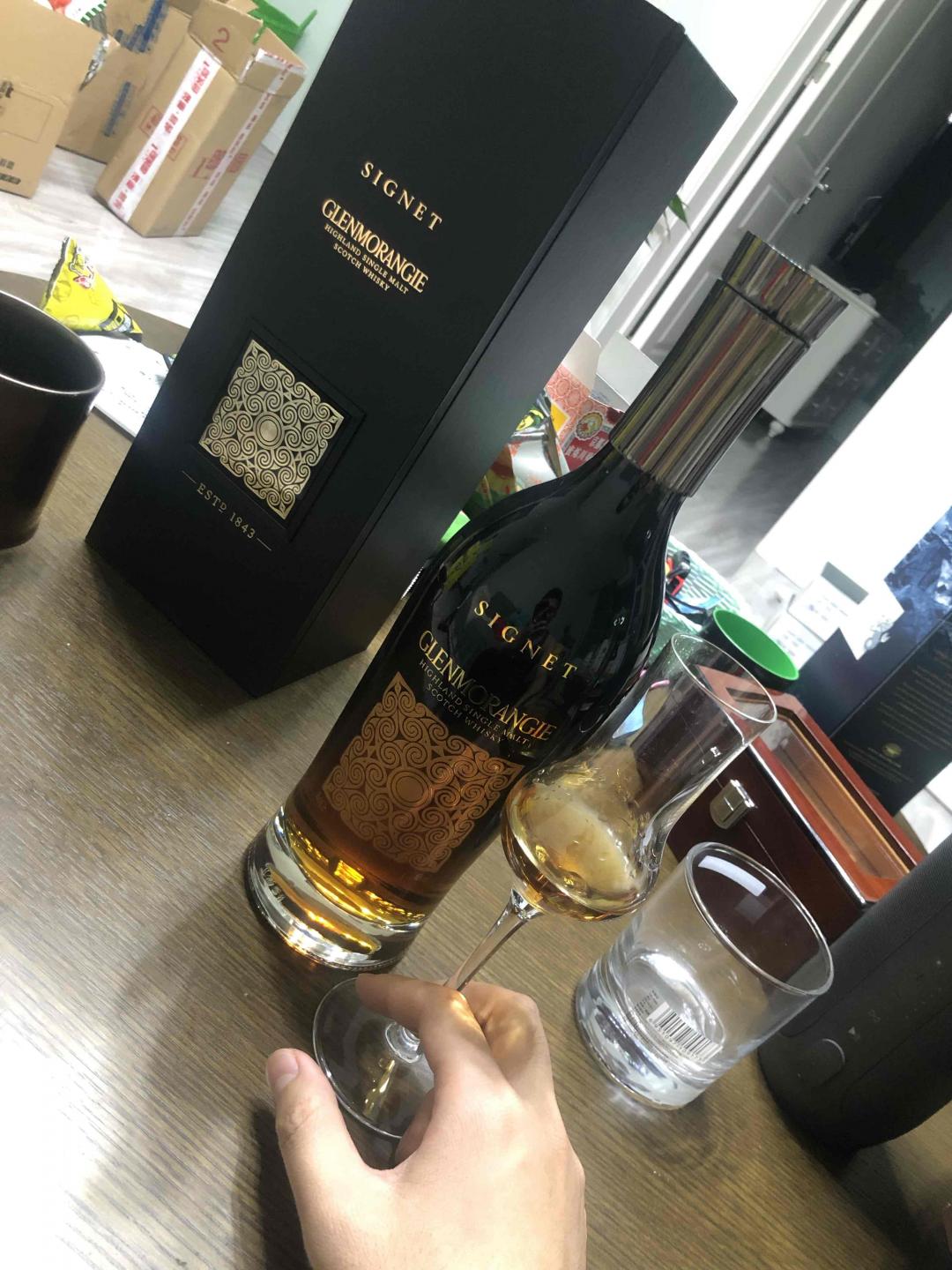 格兰杰稀印。一支闻香比喝味道好的酒。