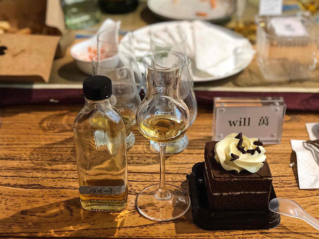 感谢清风细心的安排和分享，随着他的诉说，加上苏格兰的美食，当地的美酒，整个下午感官都在享受。最后的私藏小磨坊可能最近喝不到这么令人震撼的作品了。