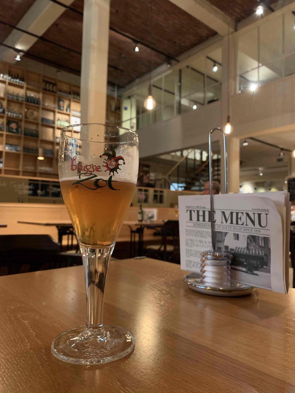 酒厂内部餐厅和周围景色