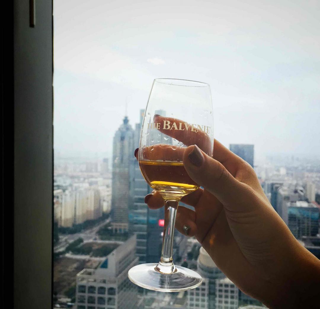 网红店打卡也不能少威士忌作伴～