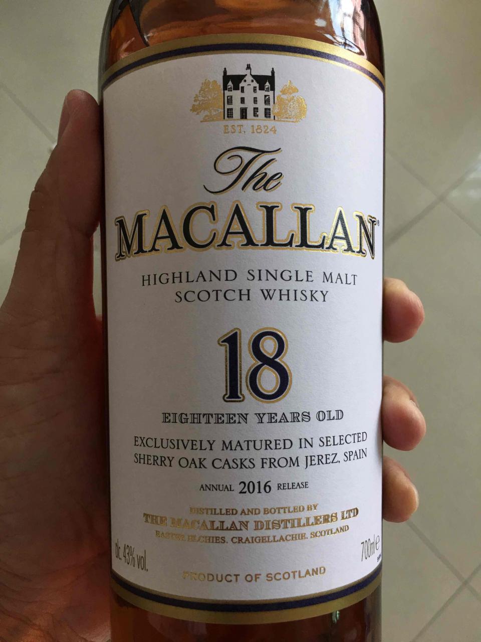 不好意思，刚刚上面发错张图片，下图是M18年（2016版）行货，你对比一下！🙂🤝🤝