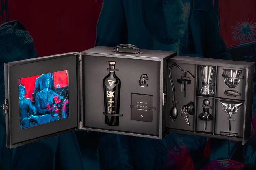 哪位大侠知道这酒什么价格？并且右边的都是些什么器具？