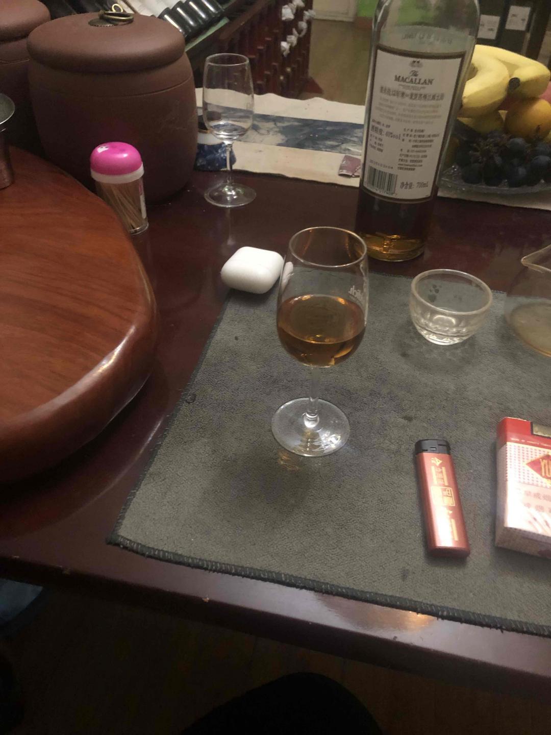 深夜小酒<img src='https://sdata.whiskyworm.com/xcxpics/emoji_14.png' class='emoji' /><img src='https://sdata.whiskyworm.com/xcxpics/emoji_14.png' class='emoji' />