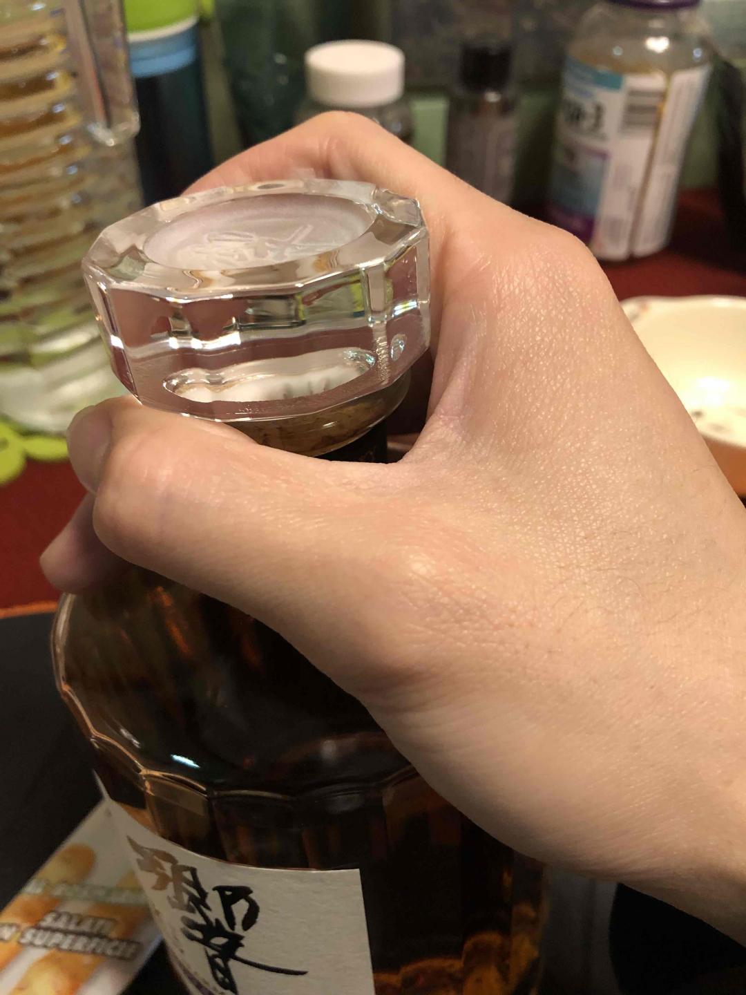 非常喜欢的口粮，迥异且回味，加上握住瓶盖那光滑踏实的感觉，为什么不为它买单，个人觉得值就好