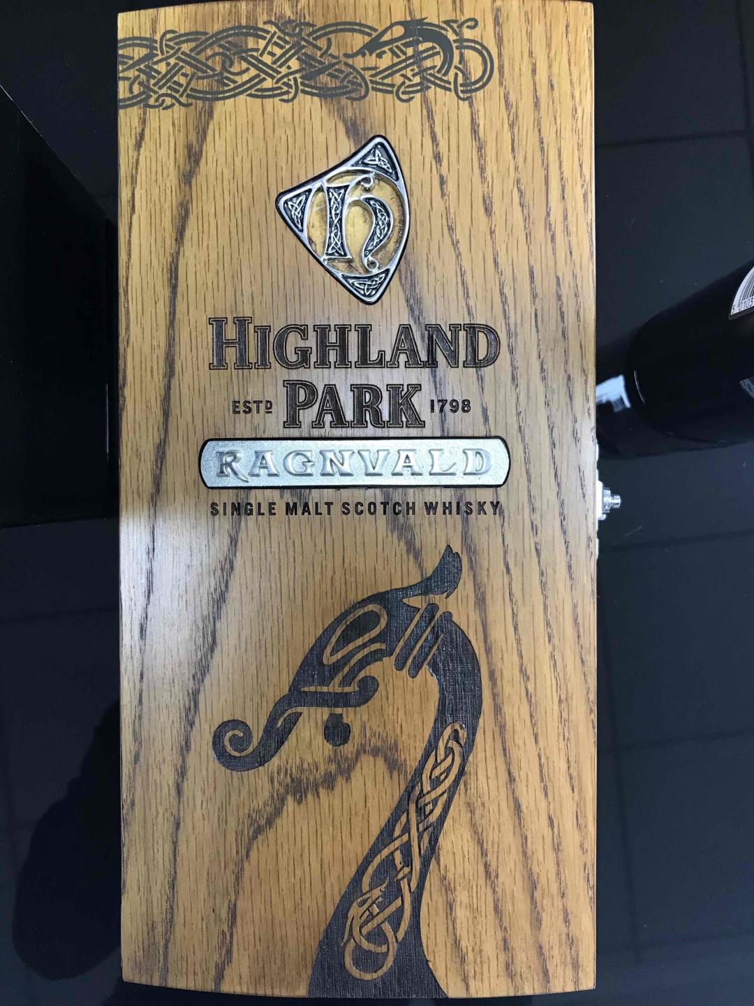 颜值高，不知道内涵怎样。<img src='https://sdata.whiskyworm.com/xcxpics/emoji_58.png' class='emoji' /><img src='https://sdata.whiskyworm.com/xcxpics/emoji_58.png' class='emoji' /><img src='https://sdata.whiskyworm.com/xcxpics/emoji_58.png' class='emoji' />