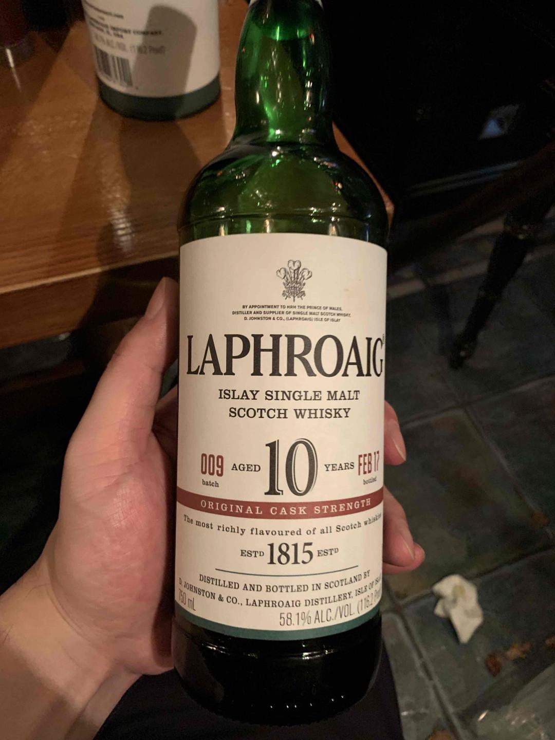 週末，黑白配<img src='https://sdata.whiskyworm.com/xcxpics/emoji_1.png' class='emoji' /><img src='https://sdata.whiskyworm.com/xcxpics/emoji_1.png' class='emoji' /><img src='https://sdata.whiskyworm.com/xcxpics/emoji_1.png' class='emoji' />