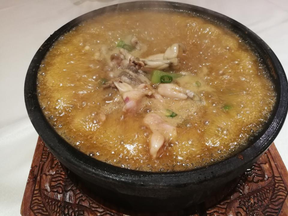 麻辣兔头、青椒仔姜蛙