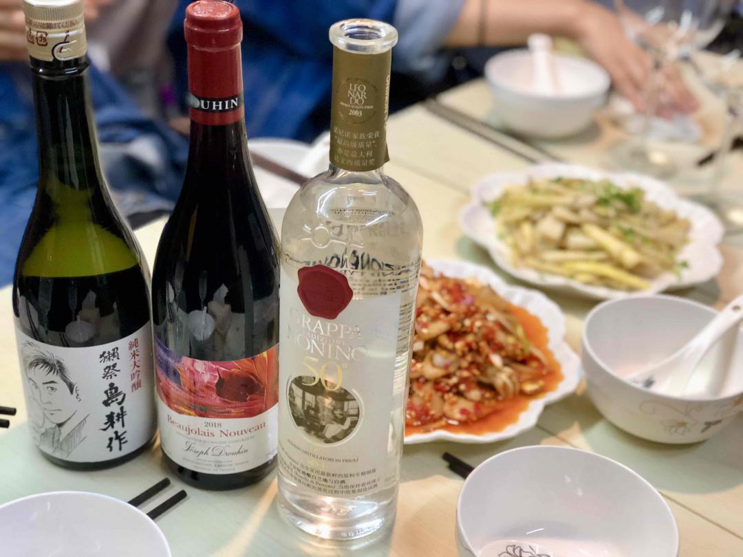 弄堂里的自贡菜，辣到哭～博若莱的清爽到是相得益彰，獭祭抽奖估计是瓶39，grappa真的不适合辣菜，其实还试了格兰菲迪，还是一边凉快去吧，连拍都不想拍。