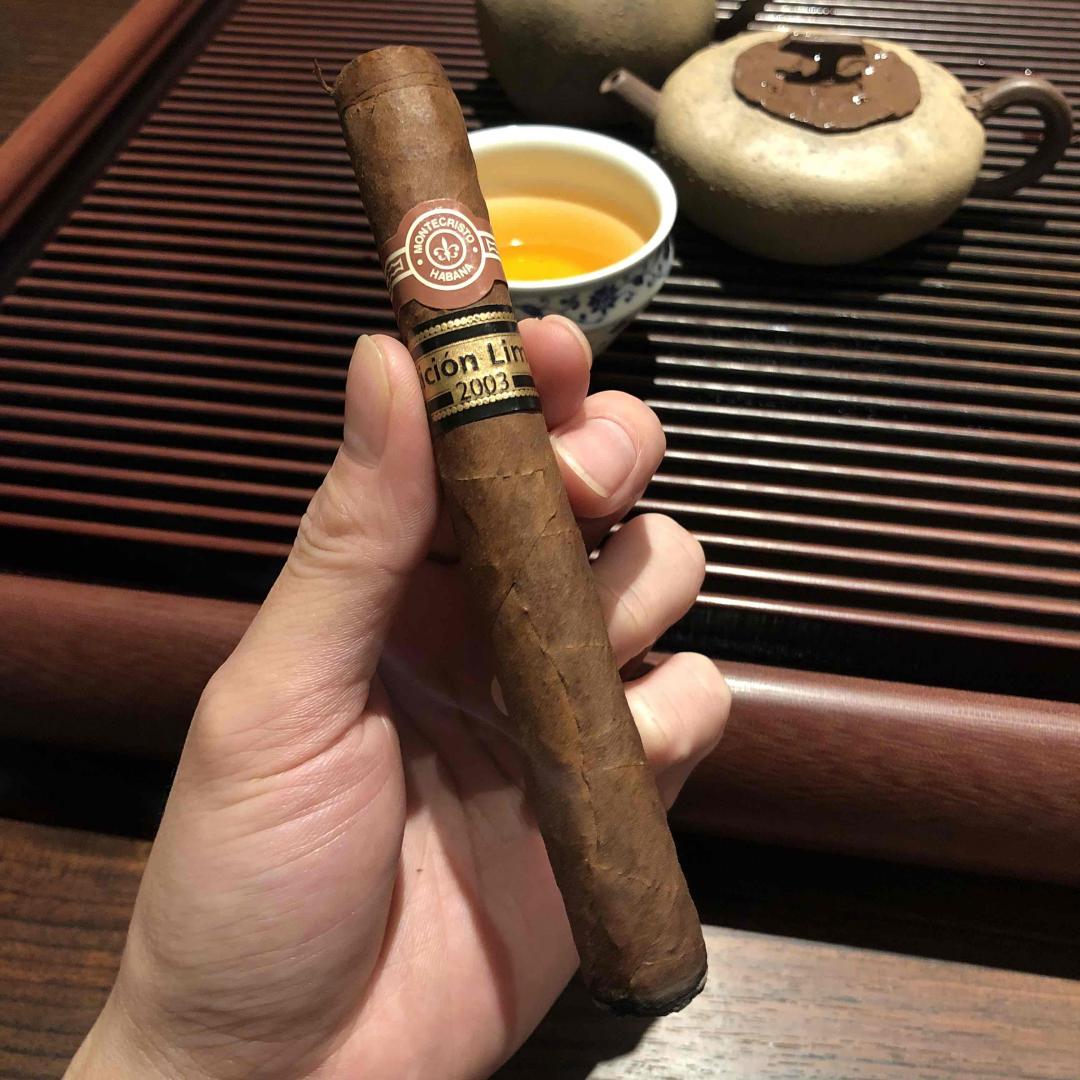 吃饱了，抽一根