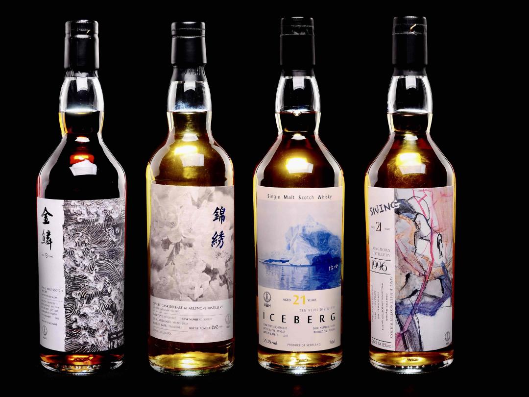 终于给你们正经拍合影了<img src='https://sdata.whiskyworm.com/xcxpics/emoji_5.png' class='emoji' />