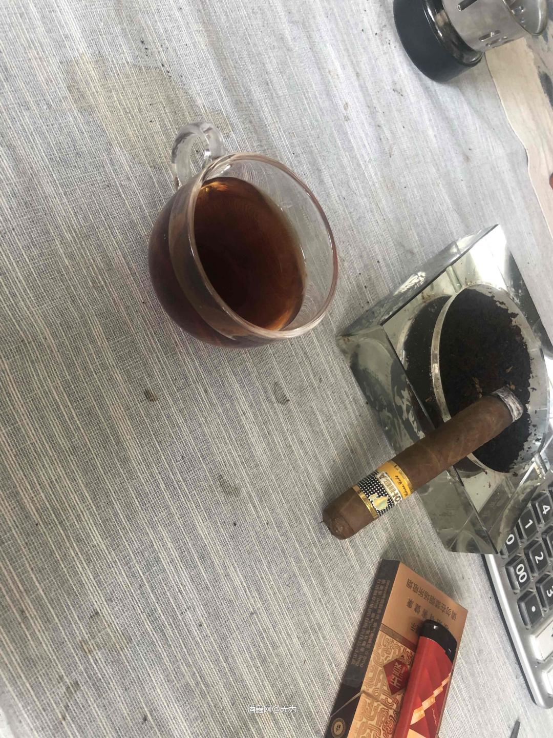 无糖咖啡配雪茄 很搭调<img src='https://sdata.whiskyworm.com/xcxpics/emoji_14.png' class='emoji' />
