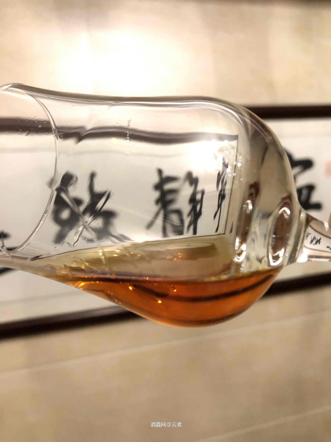 感觉似夏天月光下坐在海岸边上