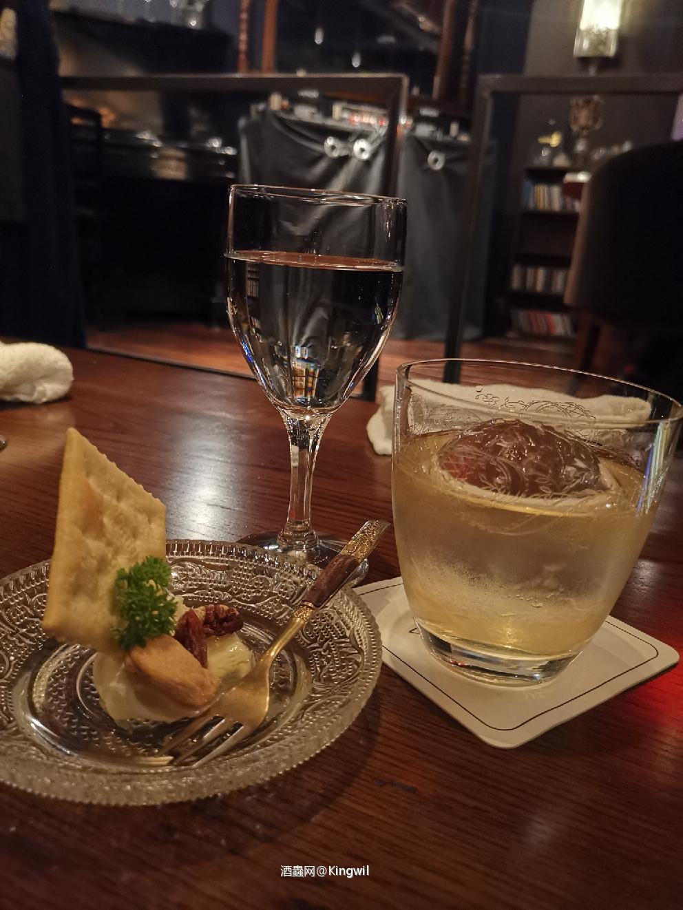 落地第一喝，坐标Hiroshima广岛 当地最有名的TopNote本馆