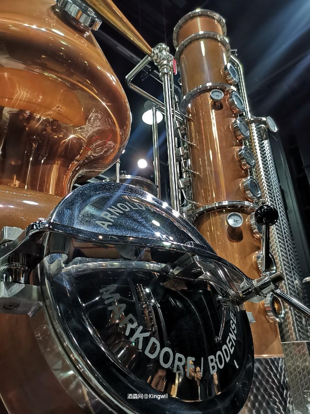 有趣，刚刚从蒸馏器里出来还是温热的原酒