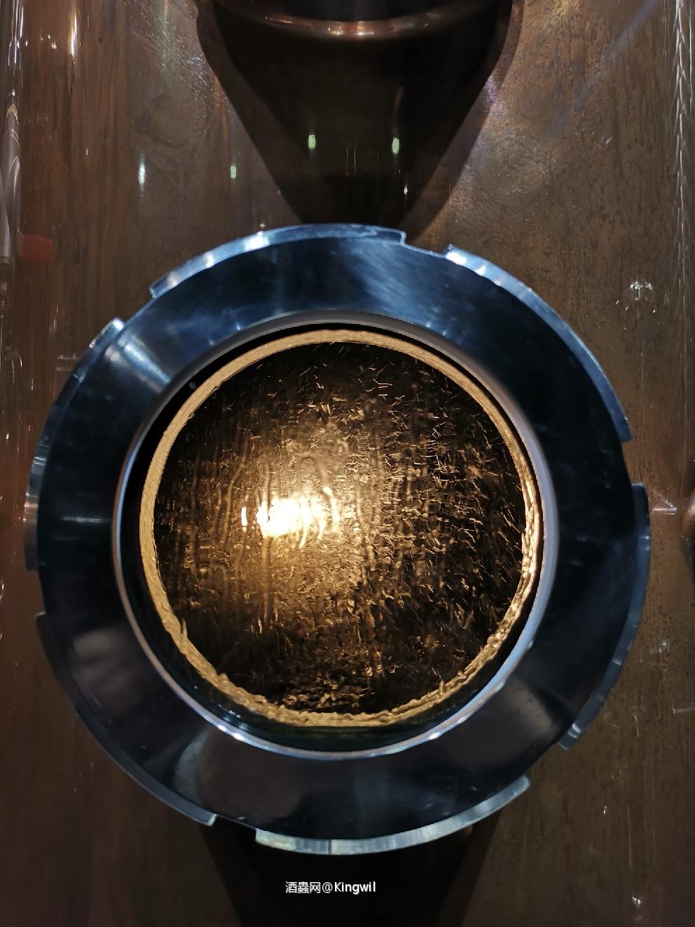 有趣，刚刚从蒸馏器里出来还是温热的原酒