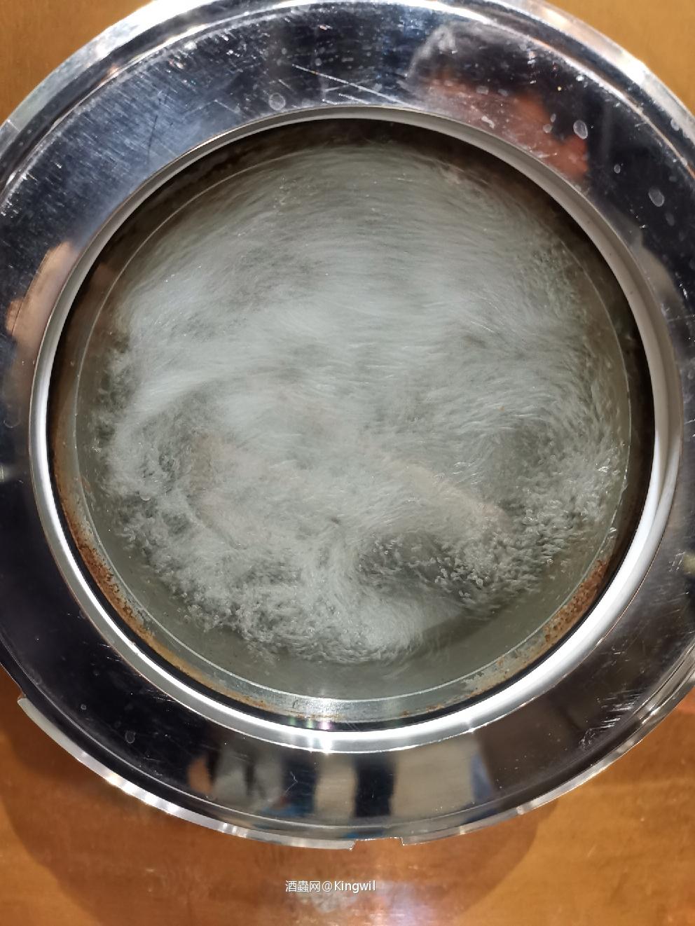 有趣，刚刚从蒸馏器里出来还是温热的原酒