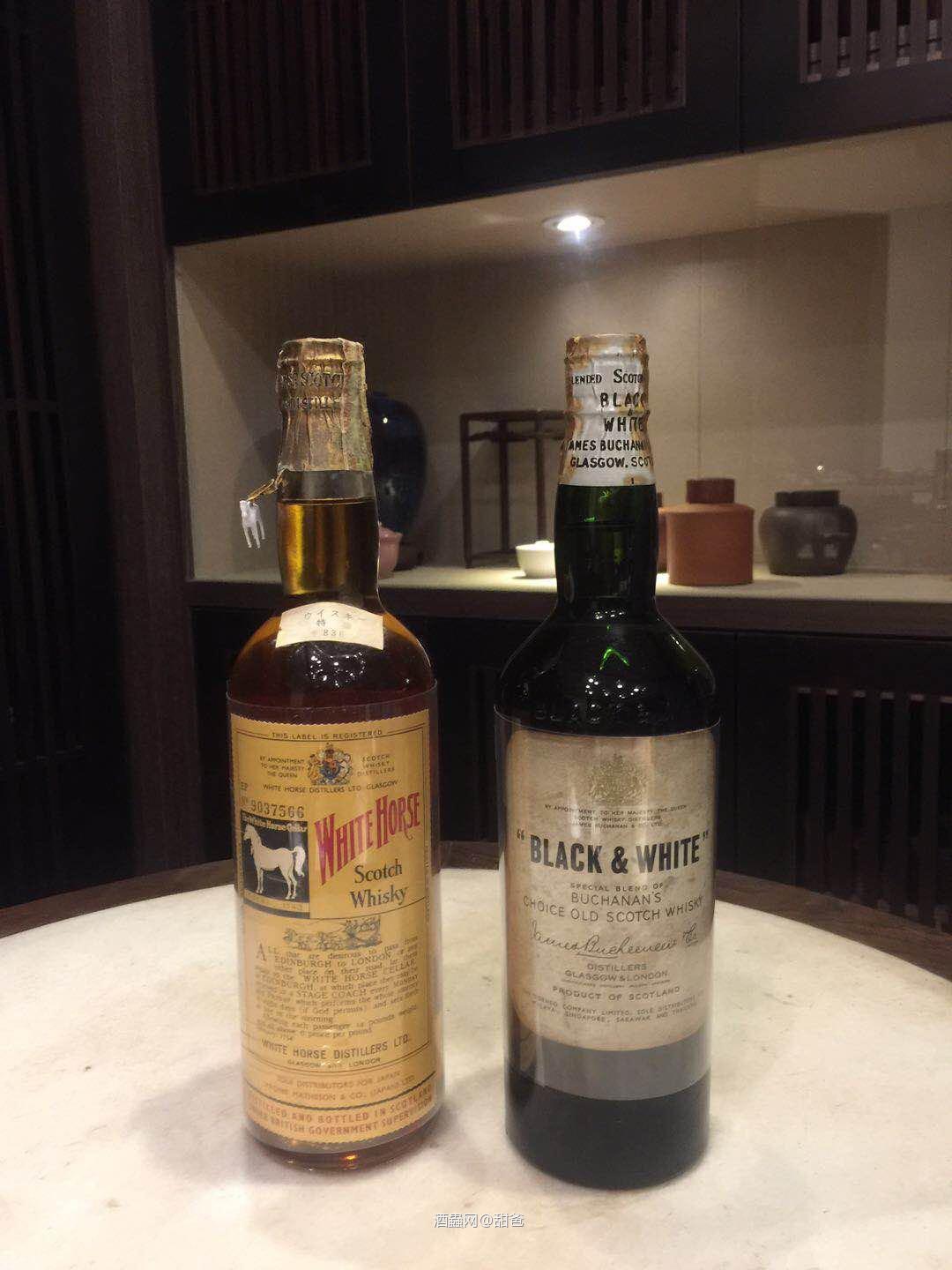 1960年彈弓頭白馬，1960年彈弓頭黑白狗🐶，水位，酒標，品相如此完美，得之惜之！！！