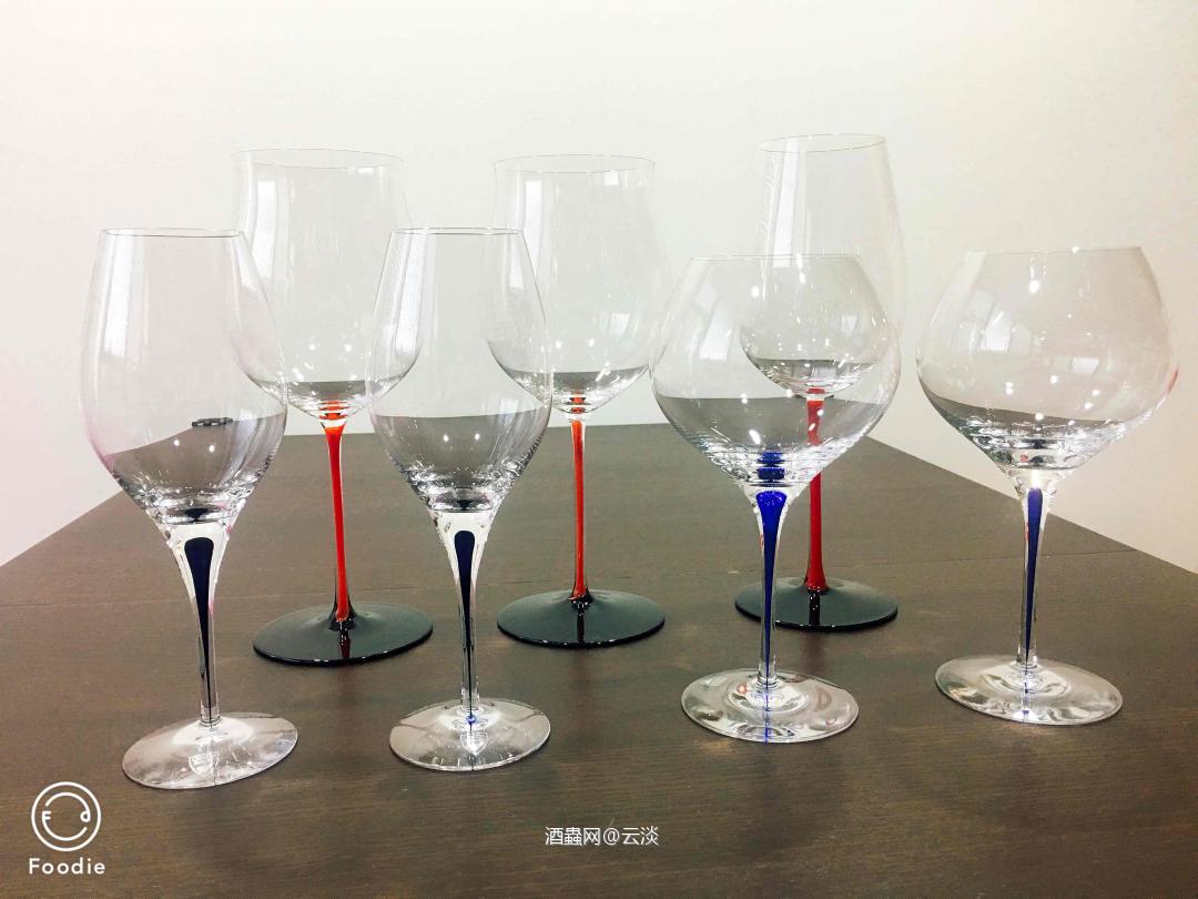 双十二买了五个小杯子到了<img src='https://sdata.whiskyworm.com/xcxpics/emoji_14.png' class='emoji' />原先喝红的，转威来九宫格满了！不再买了<img src='https://sdata.whiskyworm.com/xcxpics/emoji_72.png' class='emoji' />