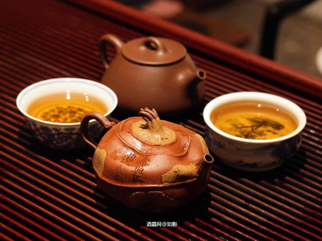 喝一杯，抽一根