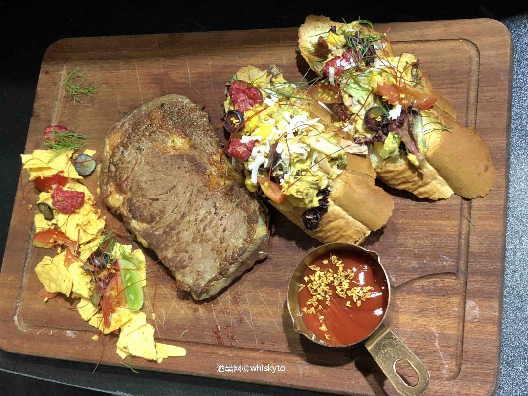 再来一杯小威就完美了<img src='https://sdata.whiskyworm.com/xcxpics/emoji_29.png' class='emoji' />