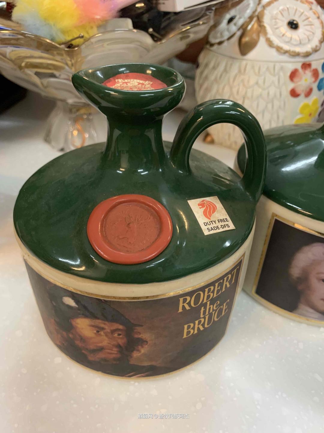 难得一见的到瓷瓶威士忌！