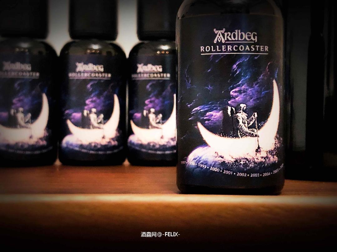 今天喝水量不足....... 就在威士忌里加个冰弥补