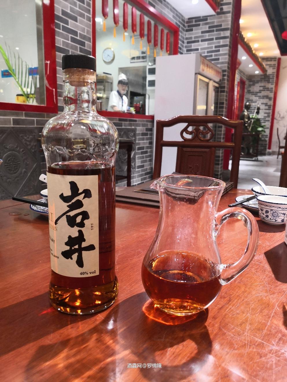 图一香港买的580港币，图2免税店买的470港币，天与地