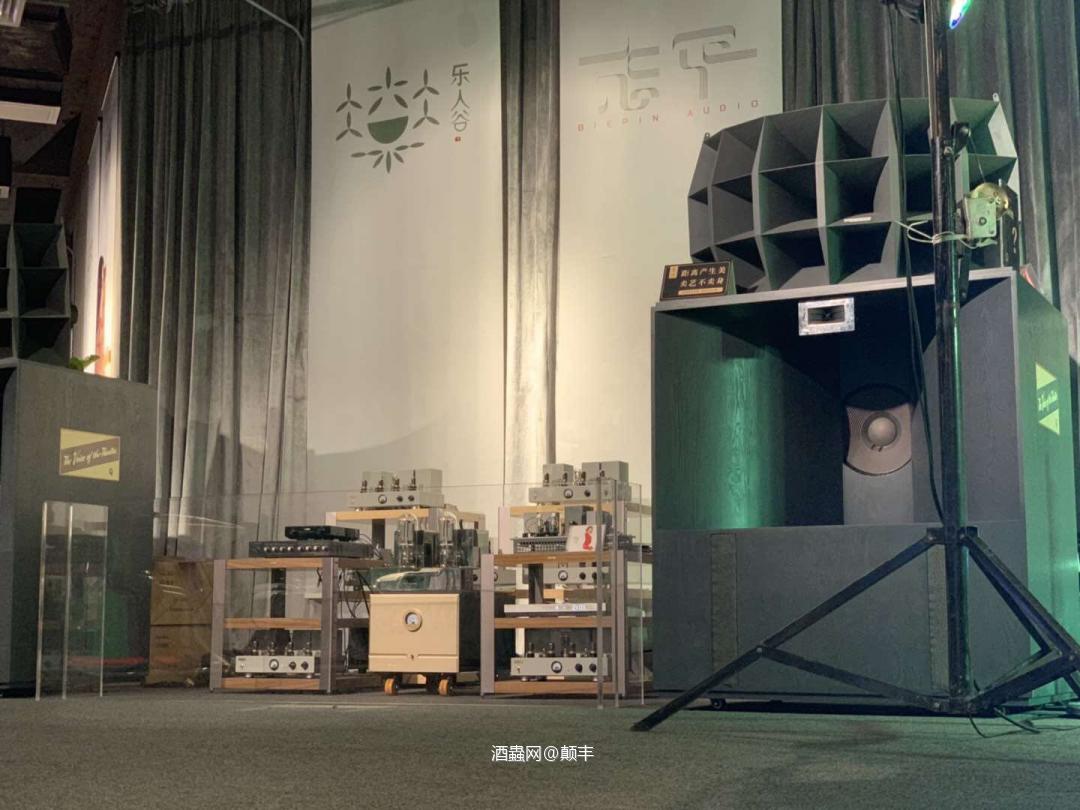 古典与现代的结合，奢华与休闲的碰撞，其实都是一种态度