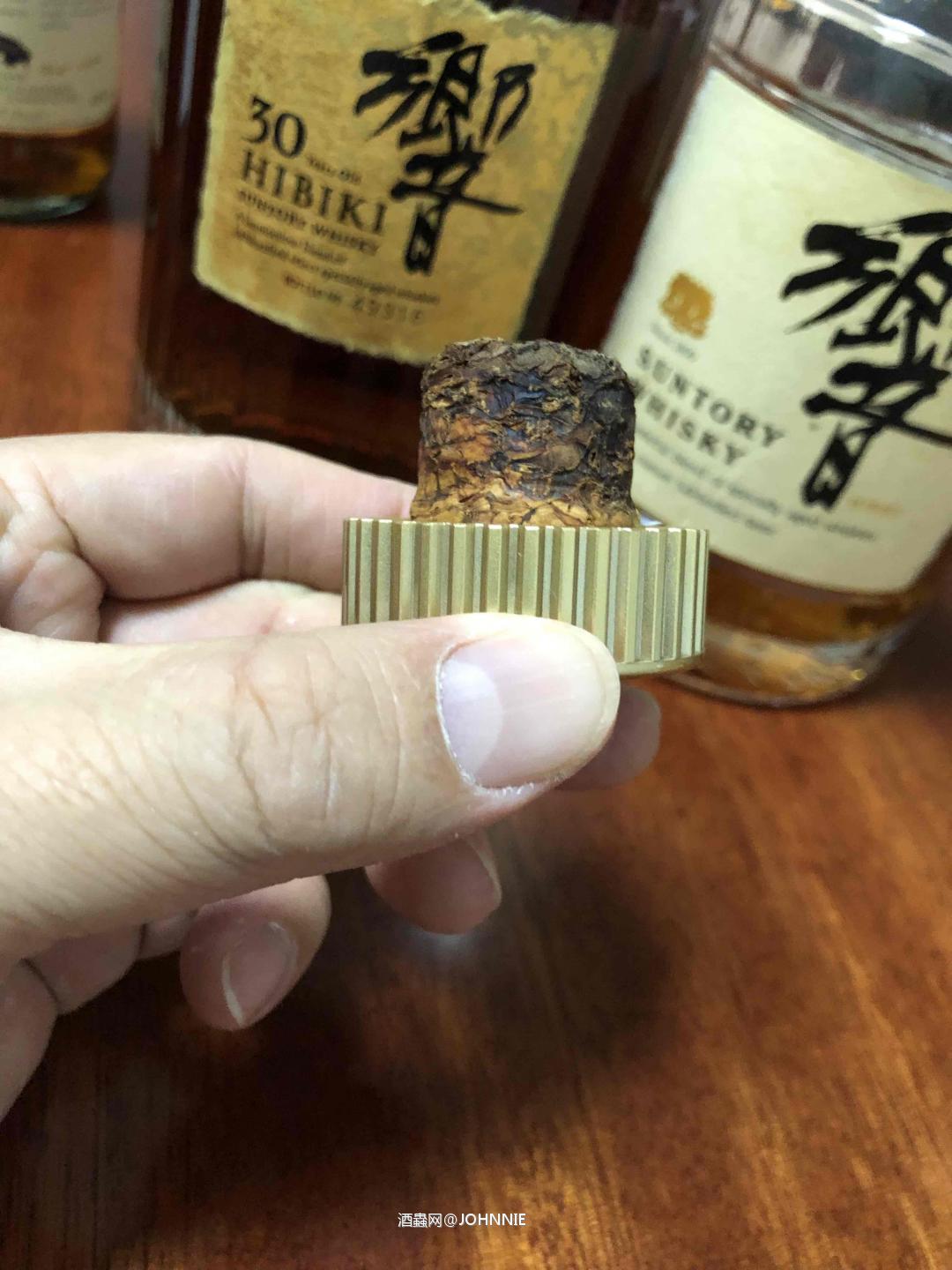 找个干掉你的理由<img src='https://sdata.whiskyworm.com/xcxpics/emoji_22.png' class='emoji' />果然瓶塞老化严重～