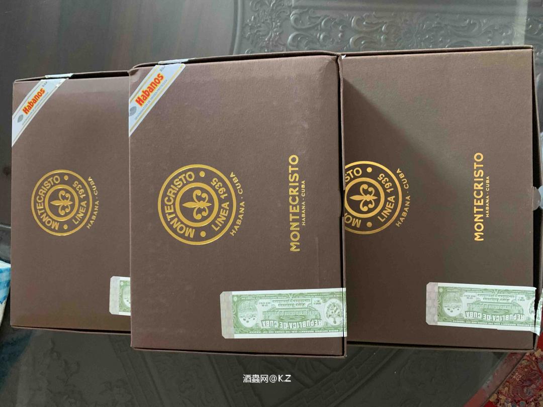 求助大神配哪款酒合适？