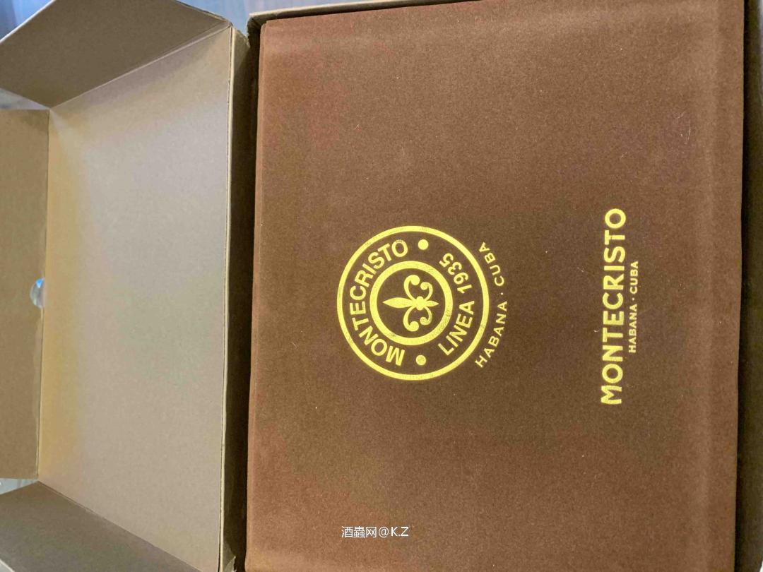 求助大神配哪款酒合适？