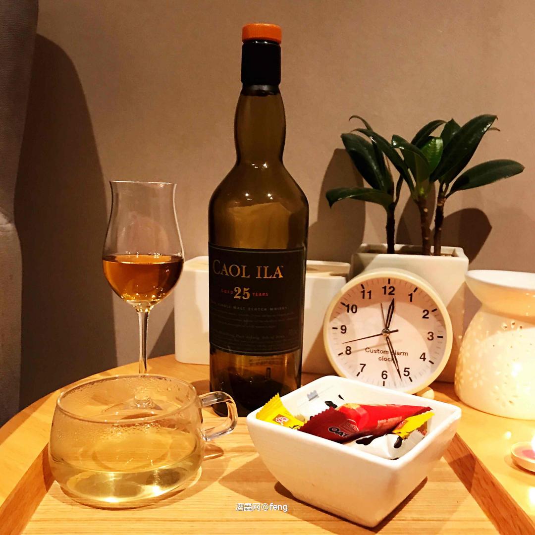 一大早泡个澡喝点酒，很舒服😌