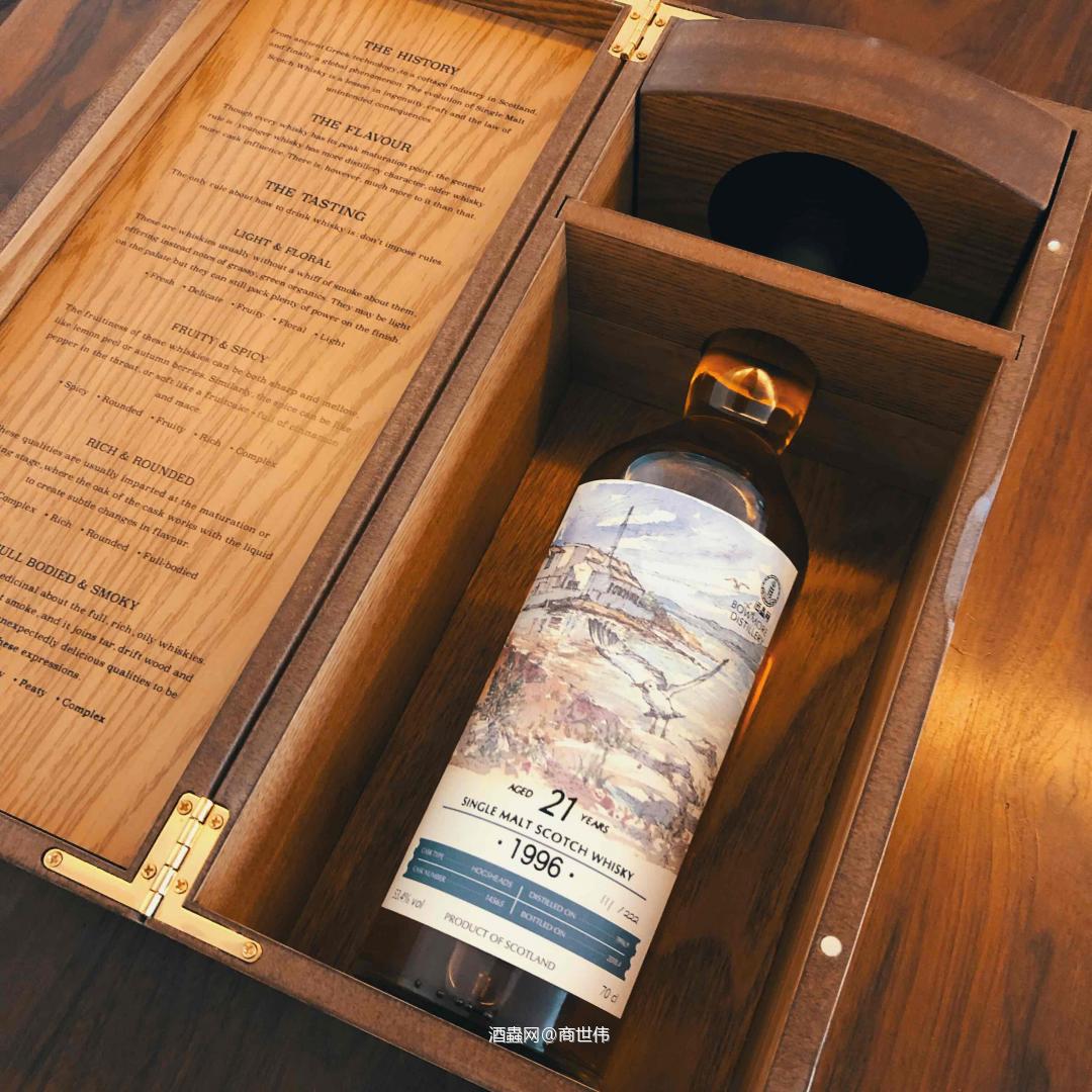 还是非常漂亮的，谢谢酒虫～编号那儿看起来有点像“1222”，哈哈哈，刚好是想送的人的生日