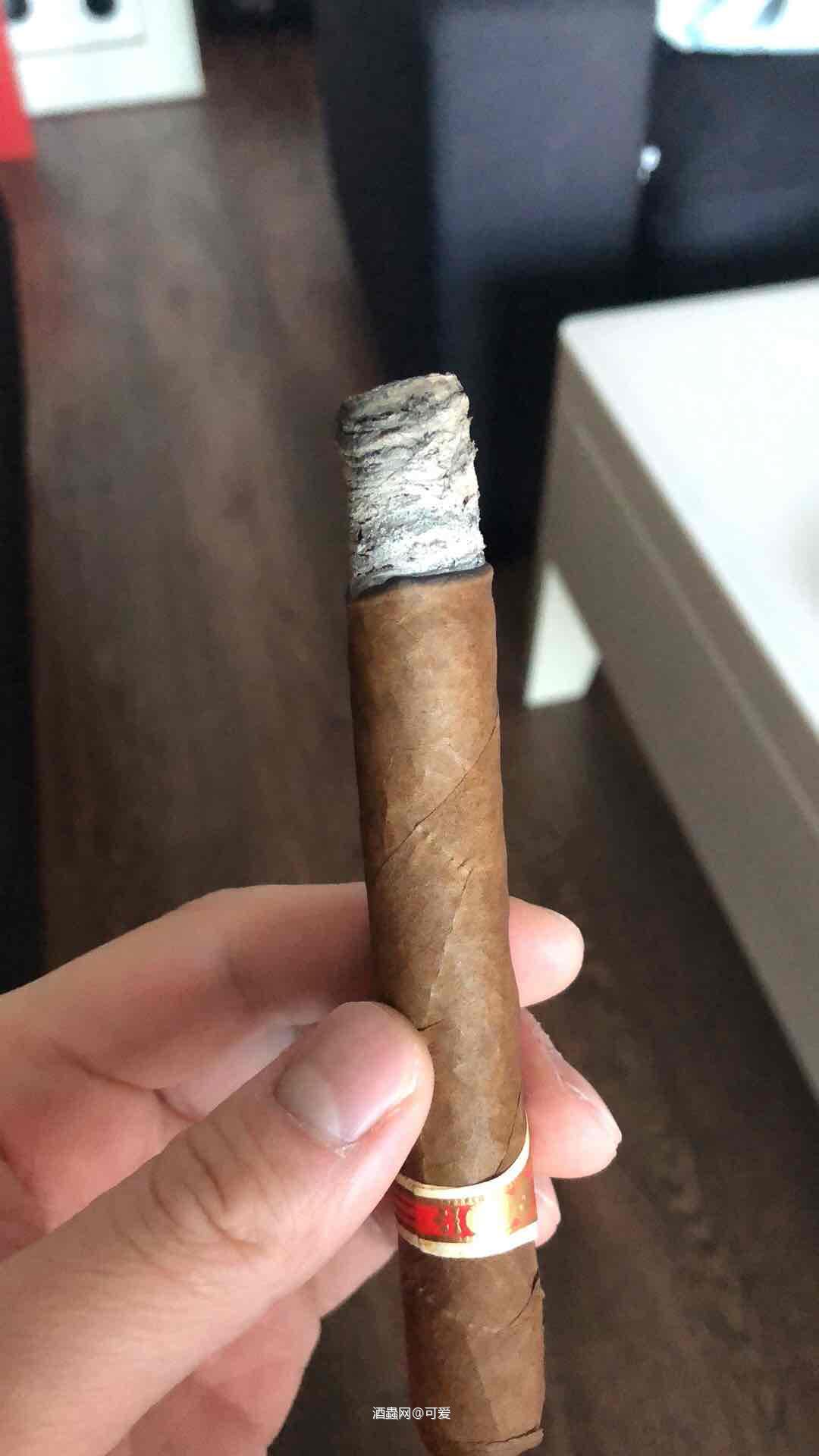 下午茶时间来一支相当老的茄