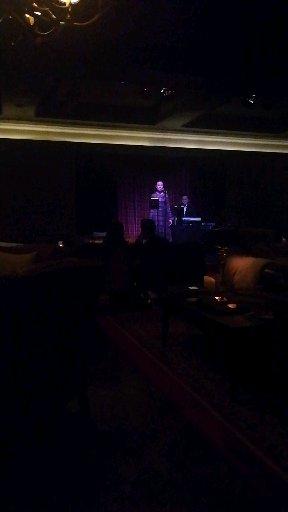 澳门银河酒店麦卡伦吧4之驻唱小姐姐～(￣▽￣～)~