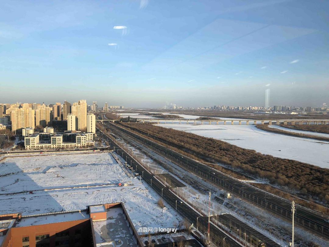 年前最后一瓶是个大绿棒子 各位早安