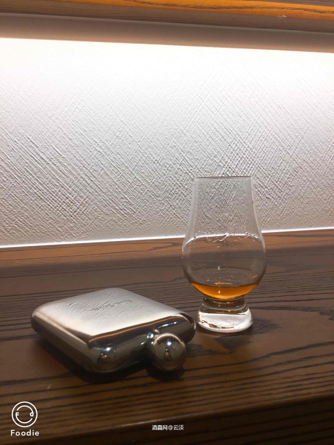 现在无论到哪玩都要带着酒壶酒杯<img src='https://sdata.whiskyworm.com/xcxpics/emoji_29.png' class='emoji' />