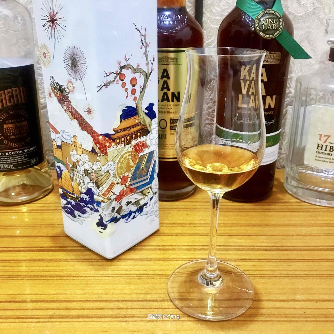 春节开瓶应景的酒，很喜气～